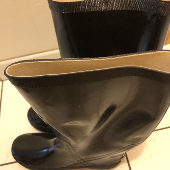 Waterproof boots - Picture 2 of 2